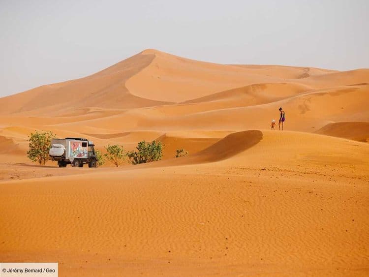 Ils voyagent en famille au Maroc à bord d'un camion-grimpe pour initier les enfants à l’escalade
