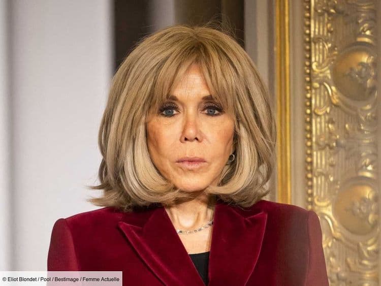 Brigitte Macron ose l'association de ces deux couleurs pour une cérémonie - découvrez le résultat (c'est sublime)