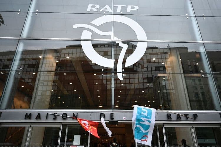 Grève à la SNCF autour des primes JO: pagaille dans les transports, la droite s'indigne