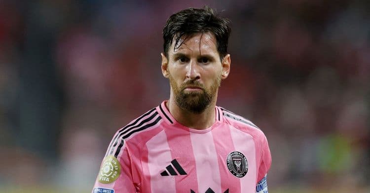 Lionel Messi s’en prend violemment à un Parisien