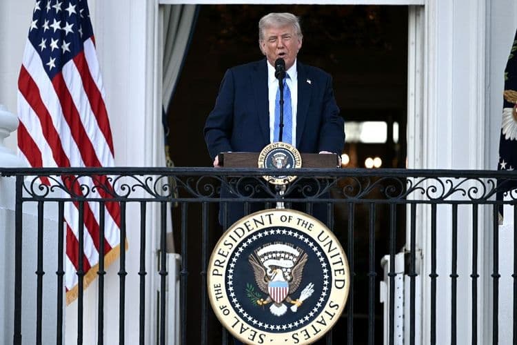 Protestations après la décision de Trump de fermer les Etats-Unis aux ressortissants de 12 pays