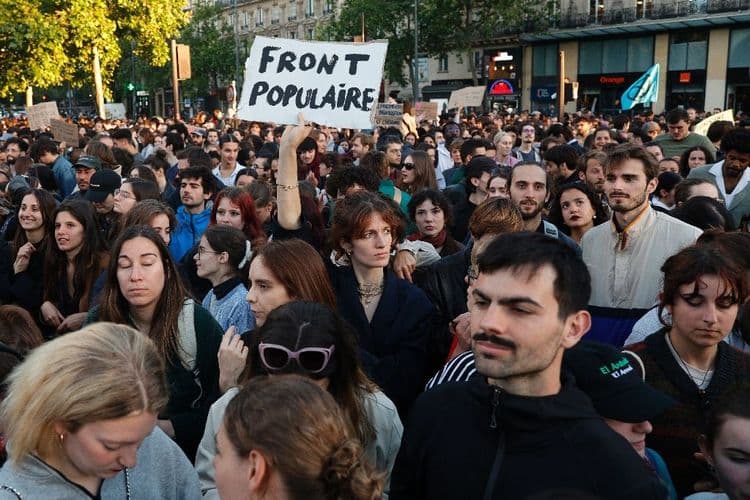 Législatives: la gauche affiche sa volonté de constituer un "nouveau front populaire"