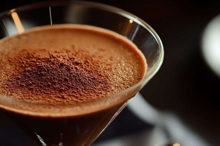 Découvrez comment préparer en 5 minutes une mousse au chocolat aérienne, rapide et sans œuf