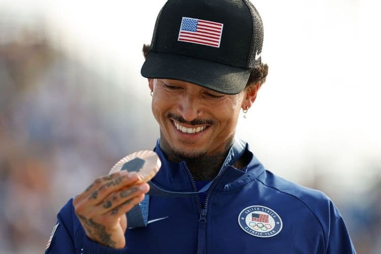 JO: un athlète se plaint de sa médaille "endommagée", les organisateurs vont la "remplacer"