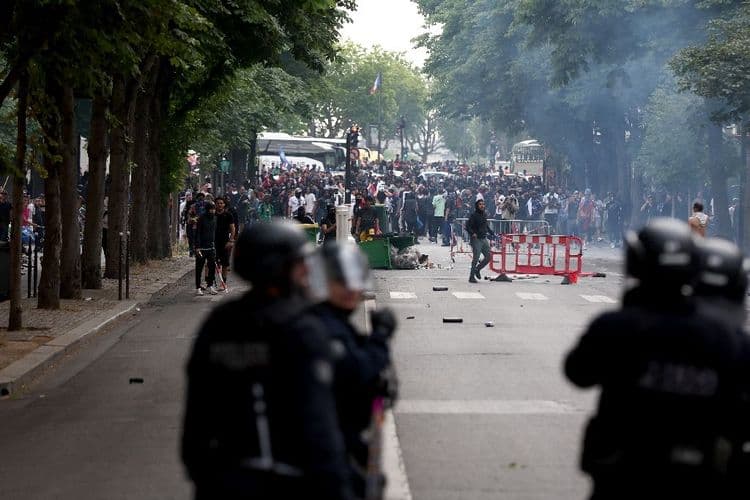Sacre du PSG à Paris: 79 interpellations dans la nuit de dimanche à lundi