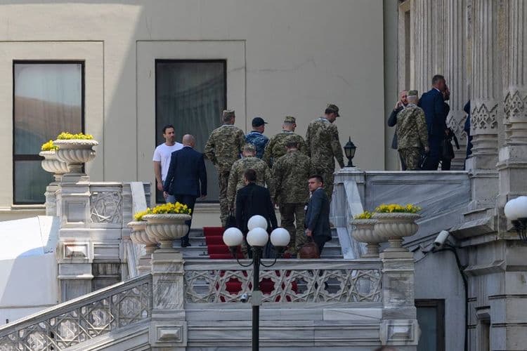Russes et Ukrainiens entament de nouveaux pourparlers à Istanbul