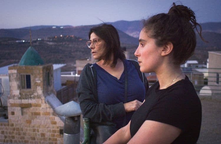 « Bye bye Tibériade », le film délicat Lina Soualem consacré à sa mère, franco-palestinienne
