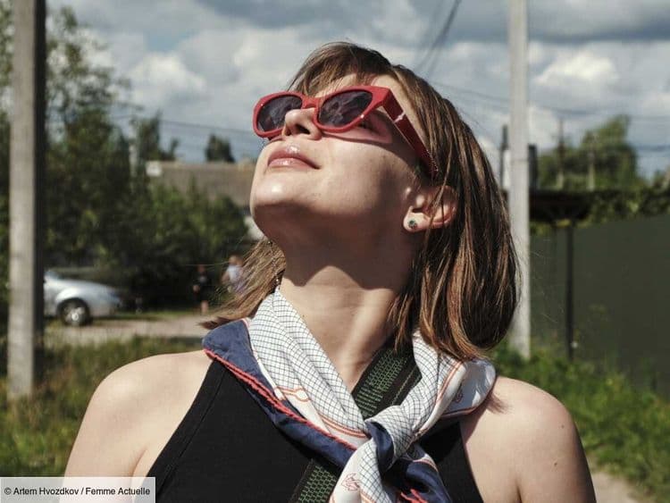 La méthode ultime pour nouer son foulard autour du cou avec élégance - en moins de 30 secondes