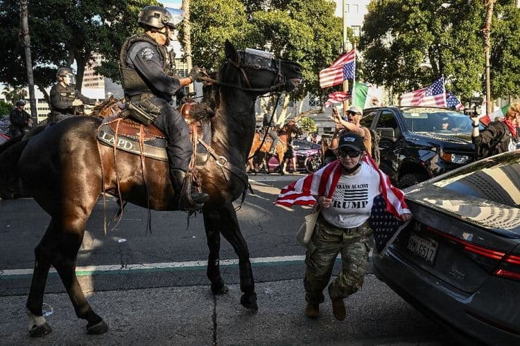 La tension monte entre les démocrates de Californie et le camp Trump