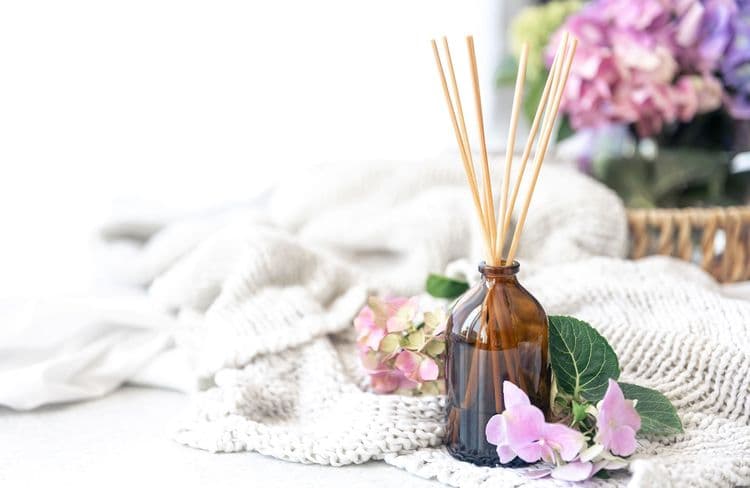 L’astuce simple et rapide pour créer son diffuseur de parfum maison