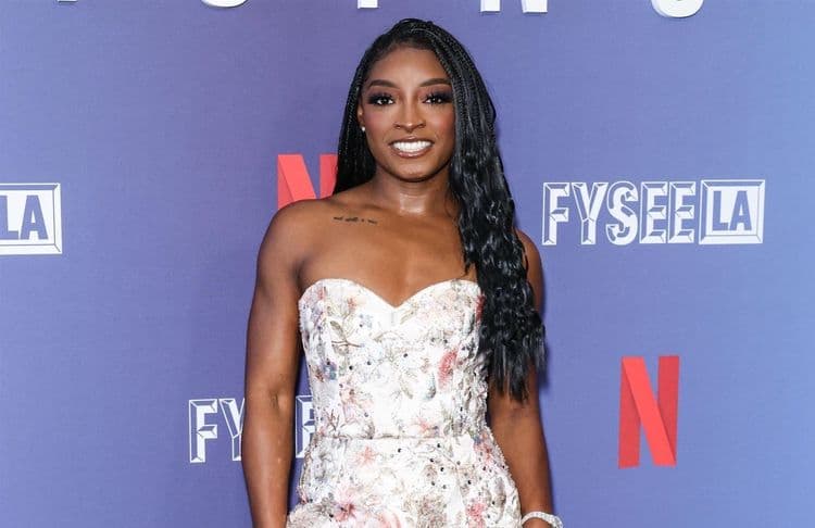 « C’est un crime » : Simone Biles critique la marque de vêtements de Kylie Jenner pour la taille d’un blazer