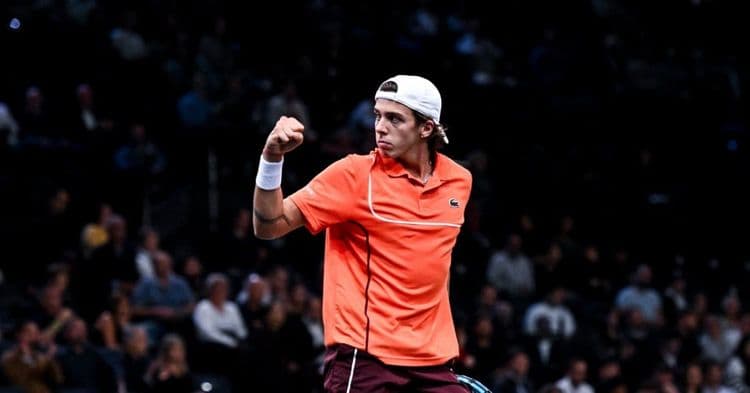Bercy: Cazaux se paie Shelton, et un record