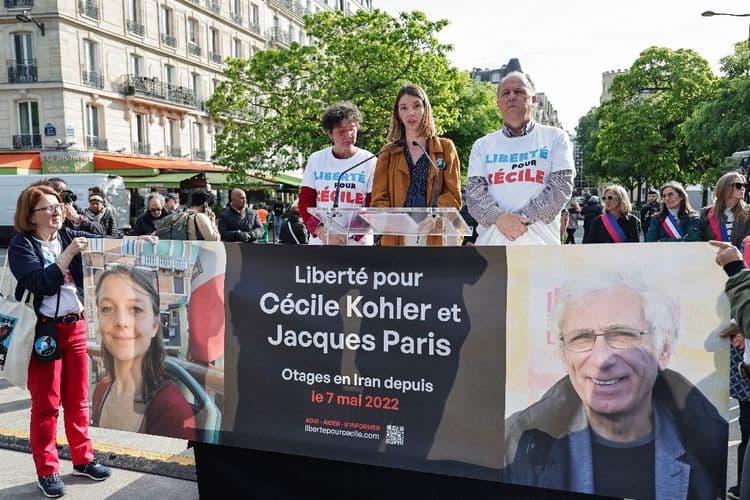 Ressortissants détenus: la France dépose plainte contre l'Iran devant la CIJ, annonce Barrot