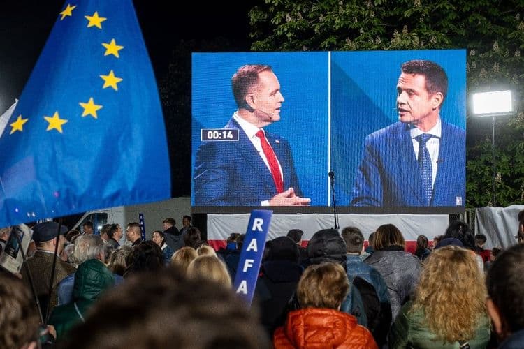 Les rivaux à la présidence polonaise au coude-à-coude avant le vote de dimanche