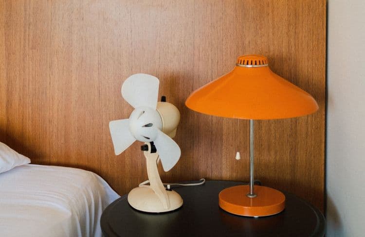 Voici comment (vraiment) rafraichir son intérieur avec un ventilateur