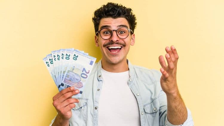 Argent : pourquoi les jeunes de 16 à 24 ans sont plus optimistes que leurs aînés
