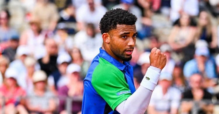Monte-Carlo: Fils n'a pas trainé