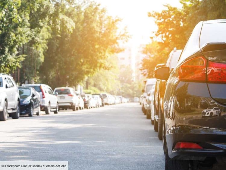Un bébé d'un an meurt de chaud, son père alcoolisé l'avait laissé dans une voiture
