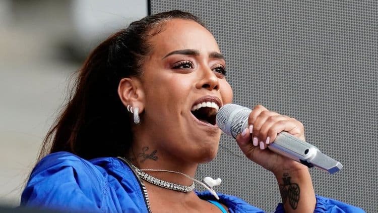 "J'ai arrêté..." Amel Bent (39 ans) a perdu plus de 20 kilos en bannissant simplement ces 4 aliments