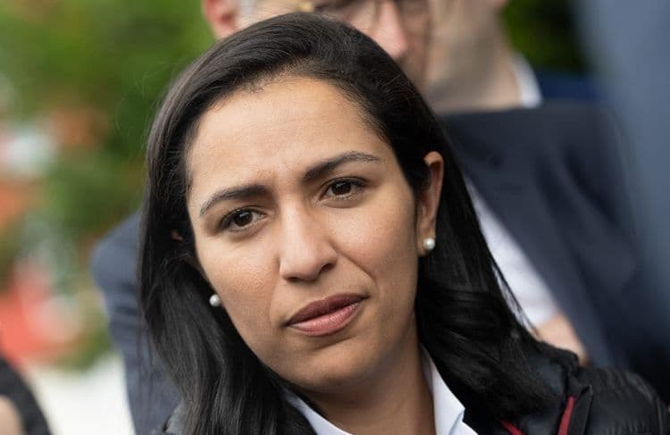 Violences sexuelles : pour Sarah El Haïry, le « principe de précaution » doit primer sur la présomption d’innocence