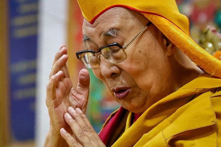 Le Dalaï Lama prie pour la paix pour son 90e anniversaire