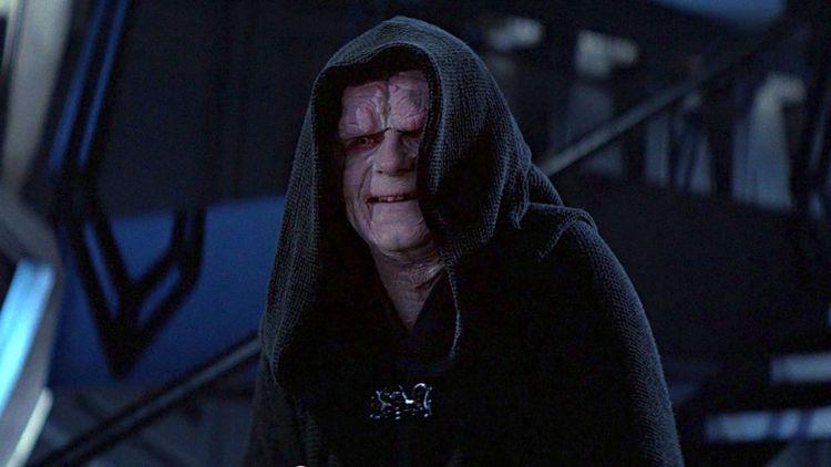 Pourquoi Palpatine n’a-t-il jamais porté de casque ou de masque Sith ?