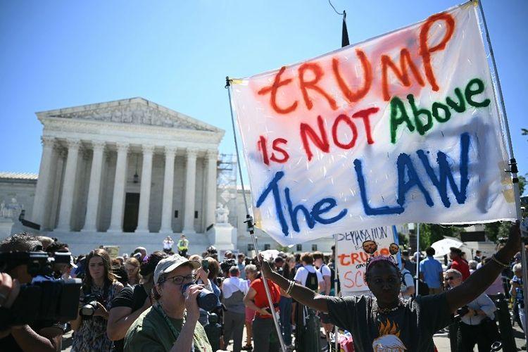 La Cour suprême américaine étend l'immunité présidentielle, une victoire pour Trump
