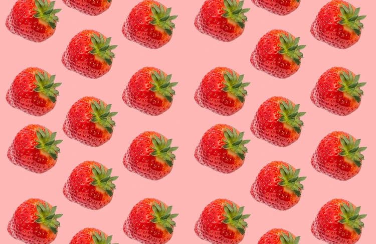 Pourquoi vous ne devriez plus jeter les queues des fraises ?