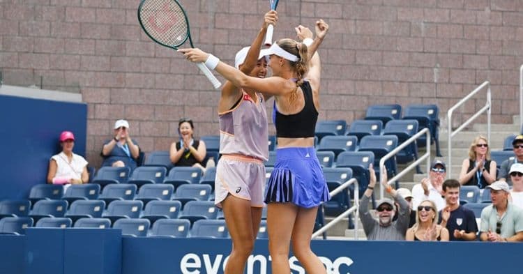 Mladenovic s'offre une demie en double