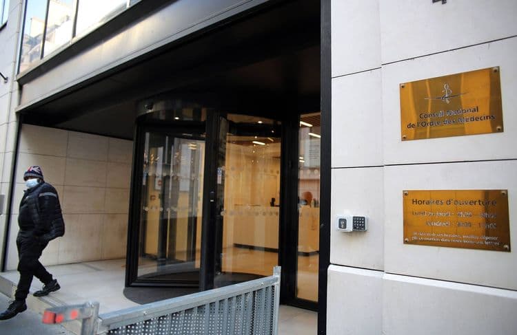 Procès Joël Le Scouarnec : pourquoi le rôle de l’Ordre des médecins pose question