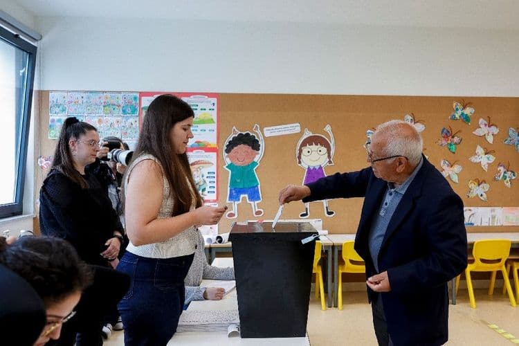 Législatives au Portugal: la droite au pouvoir favorite