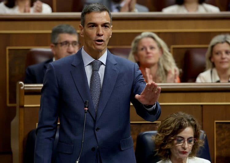 Scandale de corruption en Espagne: pas de financement illégal du Parti socialiste, assure le Premier ministre