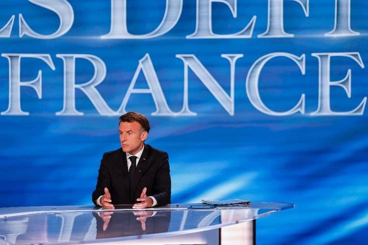Sur TF1, Macron décline son action diplomatique et reste inflexible sur son bilan hexagonal