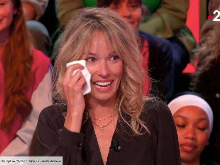 "Je ne m'y attendais pas" : choquée par une surprise inédite, Élodie Fontan fond en larmes sur le plateau des Enfants de la télé