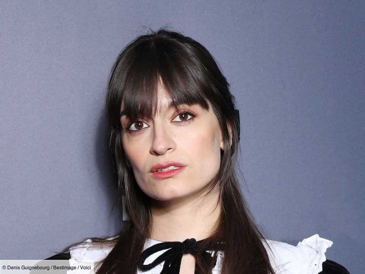 “J’ai été très, très touchée” : Clara Luciani revient sur La Grenade, devenu un hymne de combat contre le cancer du sein