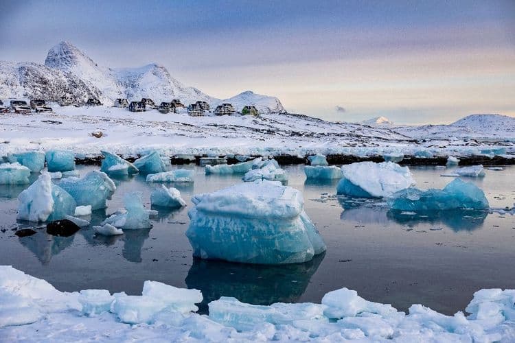 Au Groenland, la glace a fondu 17 fois plus vite que la moyenne en mai, selon le réseau WWA