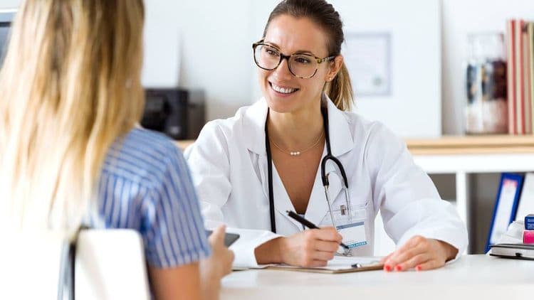 Mutuelle : voici ce que vous payez en plus chez le médecin avec les nouveaux tarifs