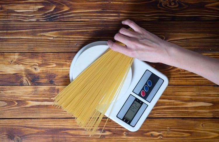 Voici comment doser les spaghettis correctement