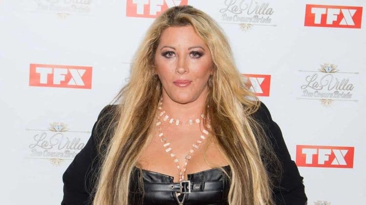 Loana : trois semaines après son hospitalisation, elle réapparaît très retouchée, regardez !
