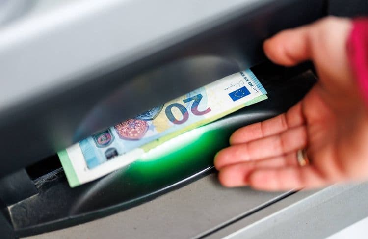 L’an prochain, vous pourrez retirer des espèces chez des commerçants : comment ça marche