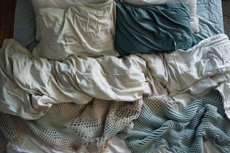 Des nuits agitées ? Essayez cette méthode de yoga pour retrouver le sommeil