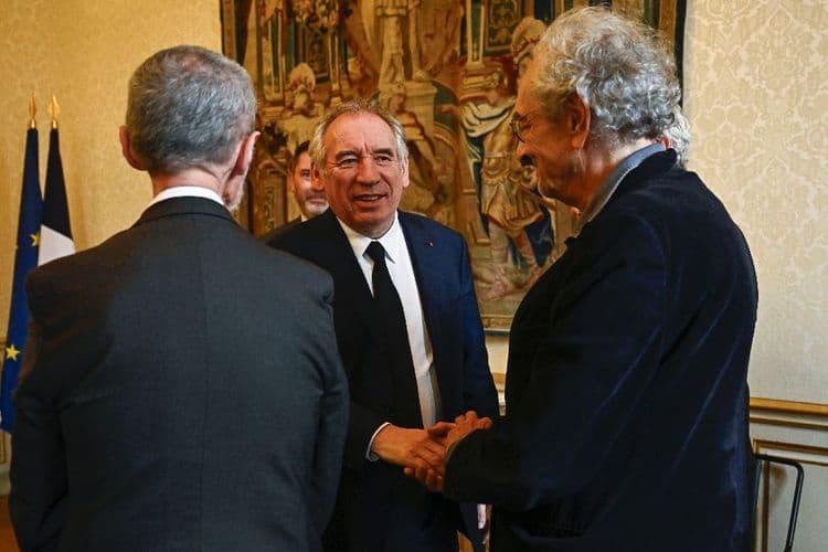 Bayrou reçoit le comité de soutien de Sansal, dénonce une situation "insupportable"