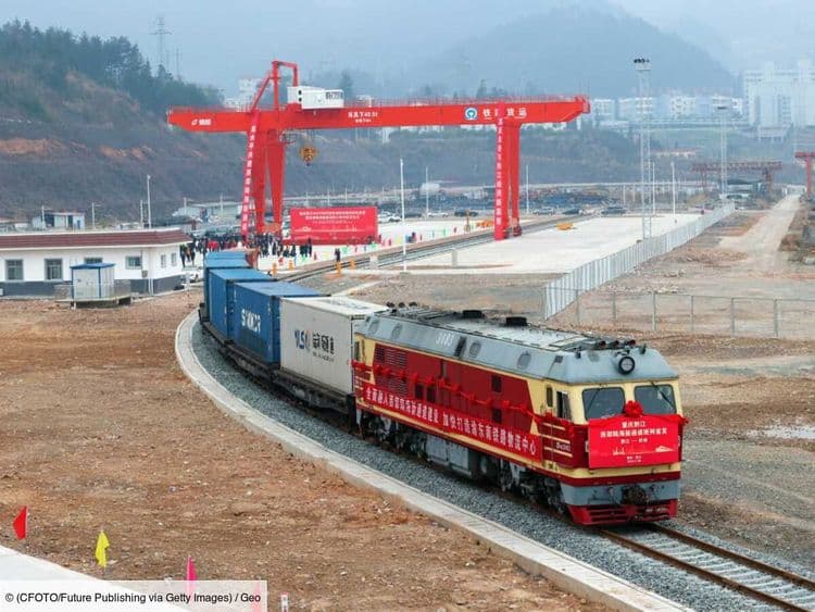 La Chine crée un nouveau "canal de Suez", au beau milieu de son territoire