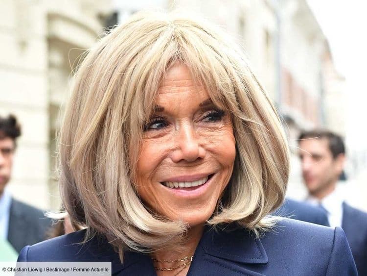 Brigitte Macron ose une veste scintillante à arabesques pour assister au défilé Louis Vuitton