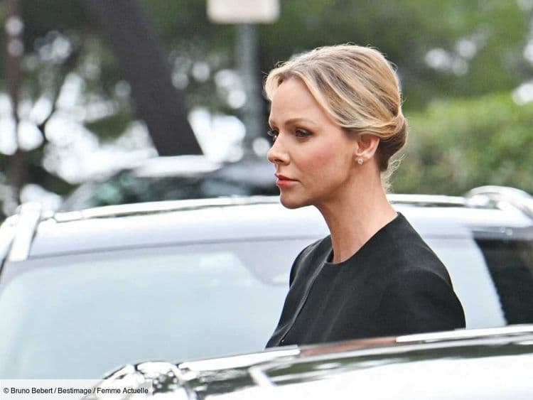Charlène de Monaco apparait dans une robe noire à fleurs pour un événement symbolique dans la salle des mariages de Monaco