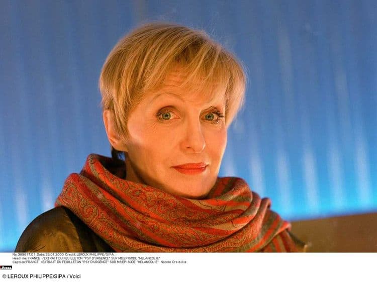 "Je suis aujourd'hui vraiment fracassé" : Claude Lelouch, Michèle Bernier, Nikos Aliagas rendent un vibrant hommage à Nicole Croisille
