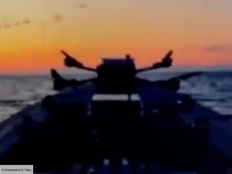 En Crimée, l'Ukraine terrasse les radars russes avec des "couples" de drones navals et bombardiers