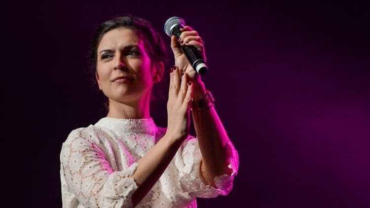 Lucie Bernardoni se lâche au sujet de Grégory Lemarchal : "Quelle honte"
