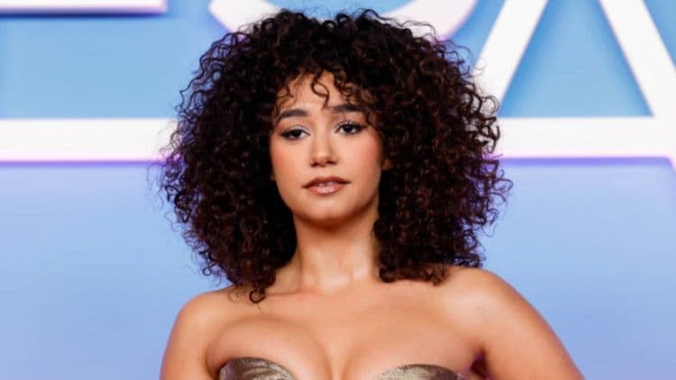 "Encore une bouse" : Léna Situations bientôt au cinéma, elle se fait éteindre !