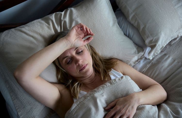 Ménopause : les femmes se réveillent en moyenne 3 à 4 fois par nuit